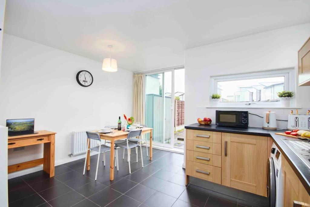 Dellehomes- Free Parking, Wfh, Family-Friendly Manchester Extérieur photo
